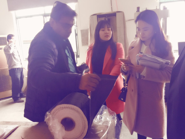 仔細研究碳纖維布的材質(zhì)