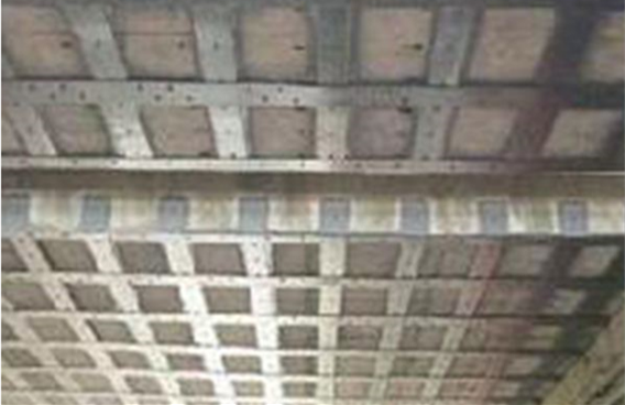 粘鋼加固現(xiàn)場(chǎng)568 368