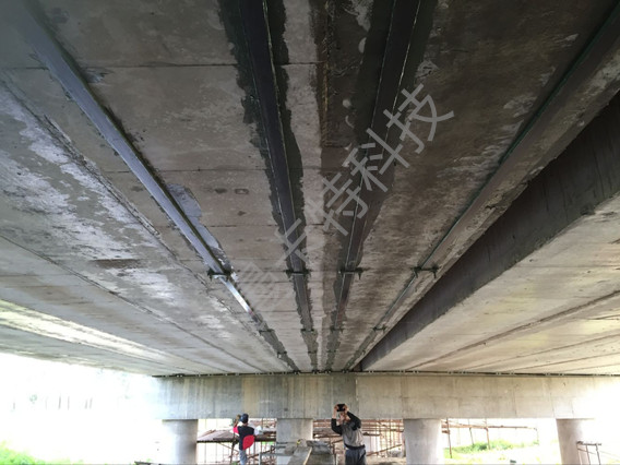 預(yù)應(yīng)力碳纖維板可拆卸錨具用于橋梁加固，有什么優(yōu)勢