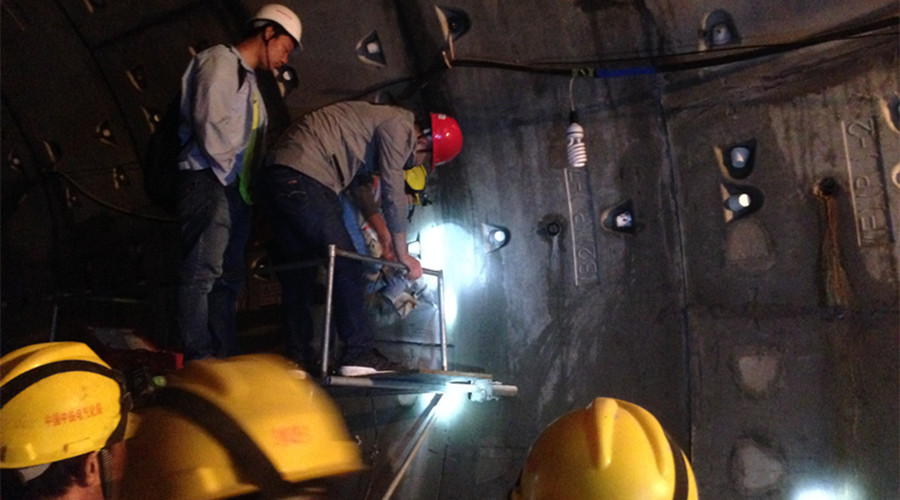 無微不至，曼卡特技術正在對福州地鐵使用曼卡特植筋膠提供免費技術服務