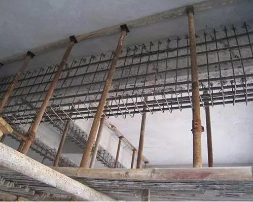 增大截面加固與粘鋼加固，關(guān)鍵差異解析