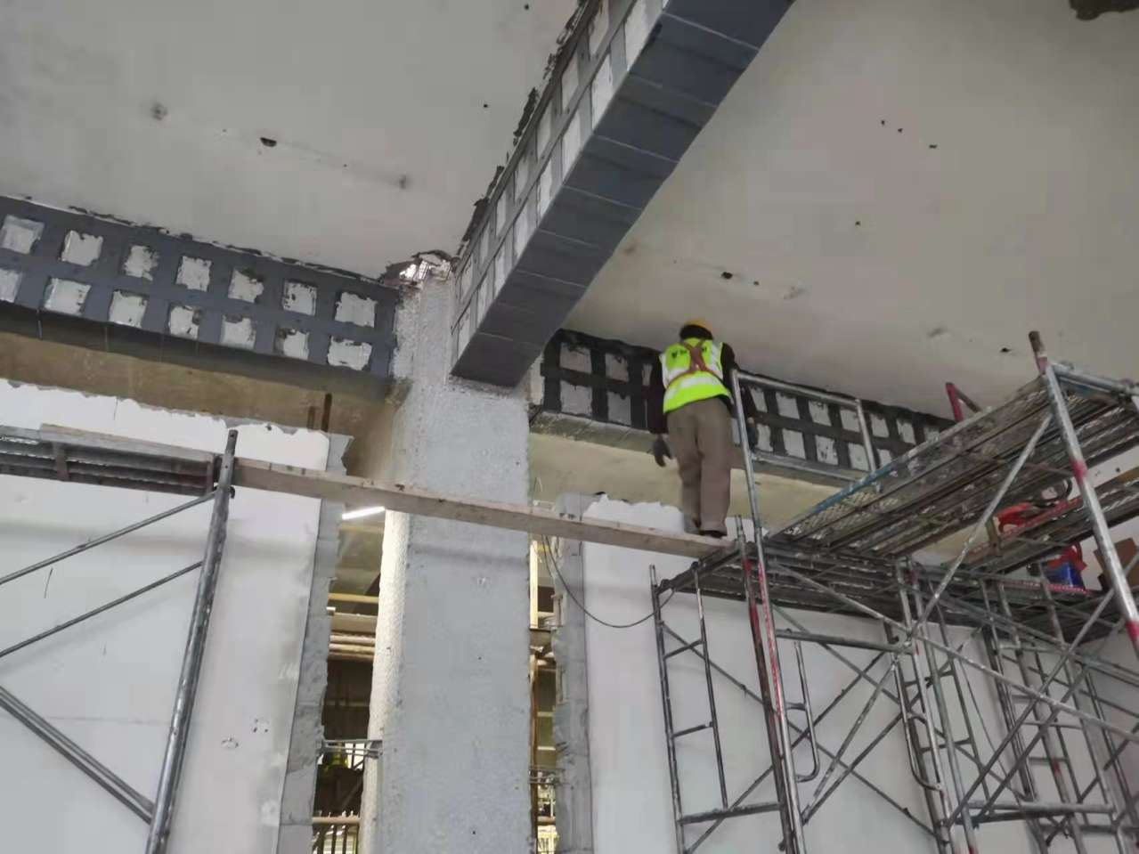 曼卡特碳纖維膠加固|碳纖維膠